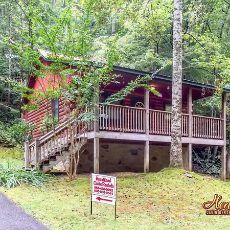 Romantic Retreat Villa Gatlinburg Room photo